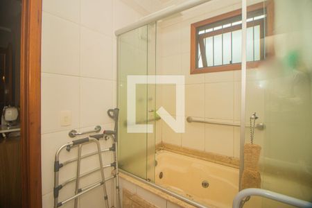 Casa à venda com 350m², 4 quartos e 4 vagasBanheiro da Suíte 1