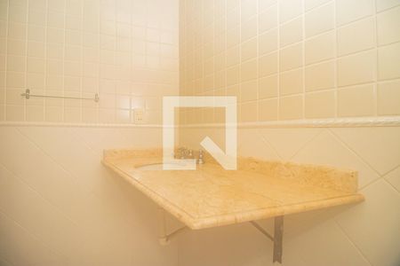 Casa à venda com 350m², 4 quartos e 4 vagasBanheiro da Suíte 3