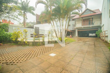 Casa à venda com 350m², 4 quartos e 4 vagasPátio