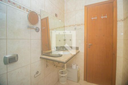 Casa à venda com 350m², 4 quartos e 4 vagasBanheiro da Suíte 2