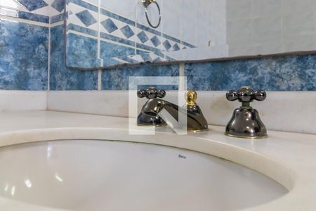 Casa à venda com 299m², 4 quartos e 3 vagas Casa à venda com 299m², 4 quartos e 3 vagasBanheiro da suíte 1