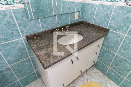 Casa à venda com 299m², 4 quartos e 3 vagas Casa à venda com 299m², 4 quartos e 3 vagasBanheiro social