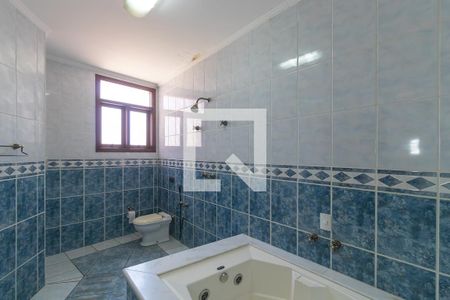 Casa à venda com 299m², 4 quartos e 3 vagas Casa à venda com 299m², 4 quartos e 3 vagasBanheiro da suíte 1