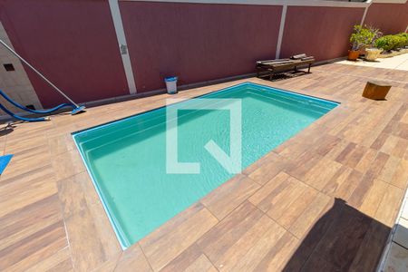 Casa à venda com 299m², 4 quartos e 3 vagas Casa à venda com 299m², 4 quartos e 3 vagasPiscina