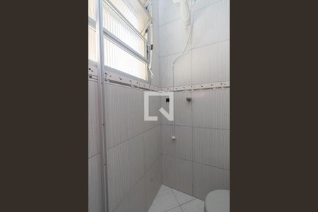 Banheiro de kitnet/studio para alugar com 1 quarto, 30m² em Menino Deus, Porto Alegre