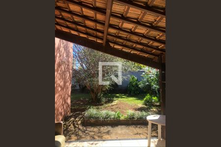 Casa à venda com 1440m², 4 quartos e 8 vagas Casa à venda com 1440m², 4 quartos e 8 vagasQuintal