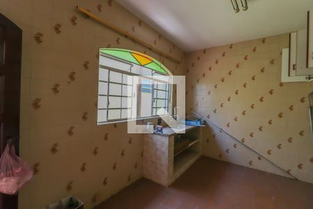 Casa para alugar com 290m², 2 quartos e 2 vagas Casa para alugar com 290m², 2 quartos e 2 vagasEdícula