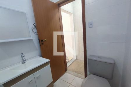 Casa de condomínio para alugar com 80m², 2 quartos e sem vagaBanheiro