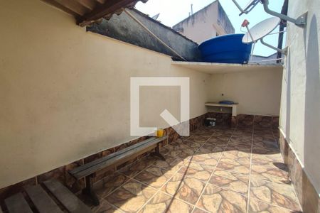 Casa de condomínio para alugar com 80m², 2 quartos e sem vagaQuintal