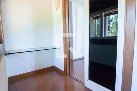 Casa de condomínio à venda com 340m², 4 quartos e 2 vagas Casa de condomínio à venda com 340m², 4 quartos e 2 vagassuite 3