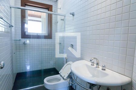 Casa de condomínio à venda com 340m², 4 quartos e 2 vagas Casa de condomínio à venda com 340m², 4 quartos e 2 vagasBanheiro Social