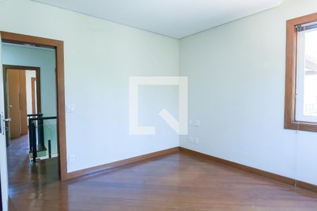 Casa de condomínio à venda com 340m², 4 quartos e 2 vagas Casa de condomínio à venda com 340m², 4 quartos e 2 vagasquarto