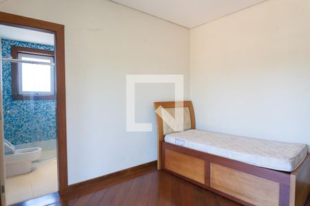 Casa de condomínio à venda com 340m², 4 quartos e 2 vagas Casa de condomínio à venda com 340m², 4 quartos e 2 vagassuite 1