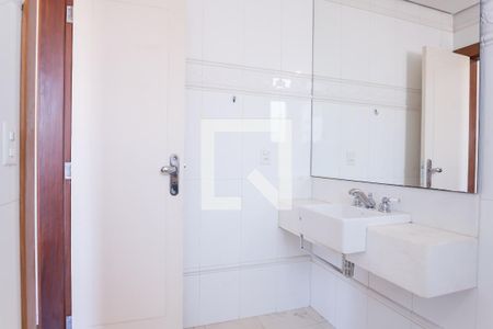 Casa de condomínio à venda com 340m², 4 quartos e 2 vagas Casa de condomínio à venda com 340m², 4 quartos e 2 vagasBanheiro da Suíte 3
