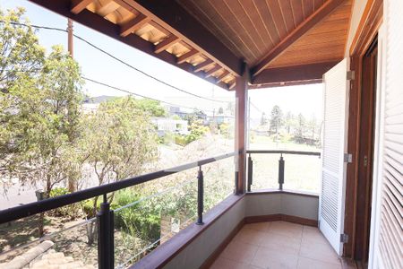 Casa de condomínio à venda com 340m², 4 quartos e 2 vagas Casa de condomínio à venda com 340m², 4 quartos e 2 vagasVaranda suite 2