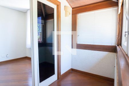 Casa de condomínio à venda com 340m², 4 quartos e 2 vagas Casa de condomínio à venda com 340m², 4 quartos e 2 vagassuite 3