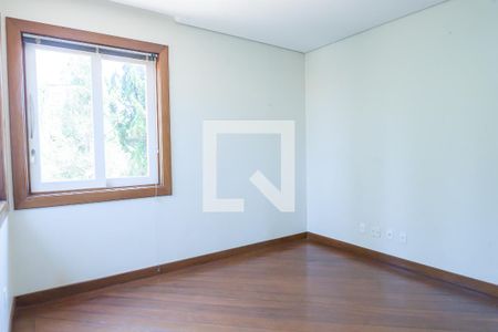 Casa de condomínio à venda com 340m², 4 quartos e 2 vagas Casa de condomínio à venda com 340m², 4 quartos e 2 vagasquarto