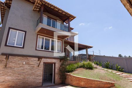 Casa de condomínio à venda com 340m², 4 quartos e 2 vagas Casa de condomínio à venda com 340m², 4 quartos e 2 vagasfachada internas