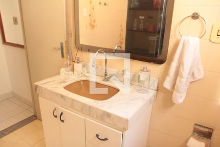 Banheiro de casa à venda com 4 quartos, 180m² em Paquetá, Belo Horizonte