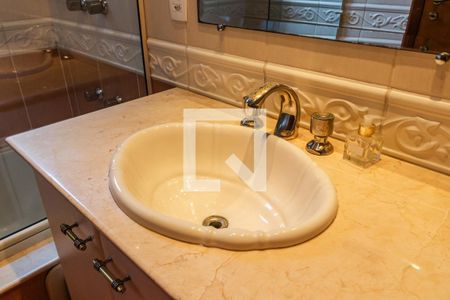 Casa de condomínio à venda com 437m², 4 quartos e 5 vagasBanheiro da Suíte 3