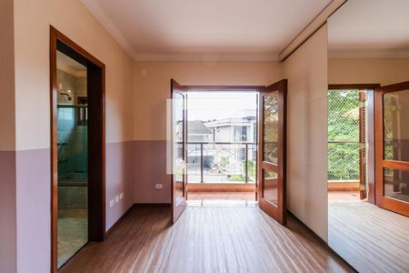 Casa de condomínio à venda com 437m², 4 quartos e 5 vagasSuíte 2