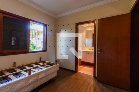 Casa de condomínio à venda com 437m², 4 quartos e 5 vagasSuíte 3