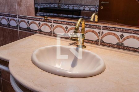 Casa de condomínio à venda com 437m², 4 quartos e 5 vagasLavabo