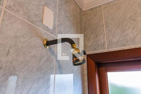 Casa de condomínio à venda com 437m², 4 quartos e 5 vagasBanheiro da Suíte 2