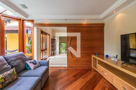 Sala de casa de condomínio para alugar com 5 quartos, 437m² em Alphaville, Santana de Parnaíba