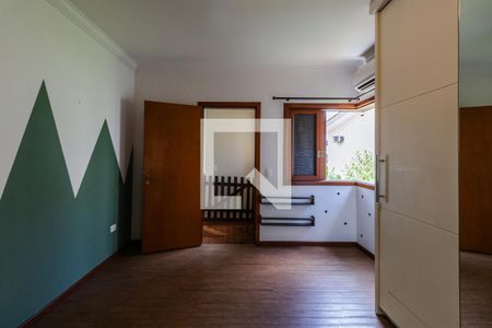 Casa de condomínio à venda com 437m², 4 quartos e 5 vagasSuíte 1