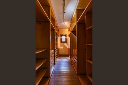 Casa de condomínio à venda com 437m², 4 quartos e 5 vagasSuíte 4