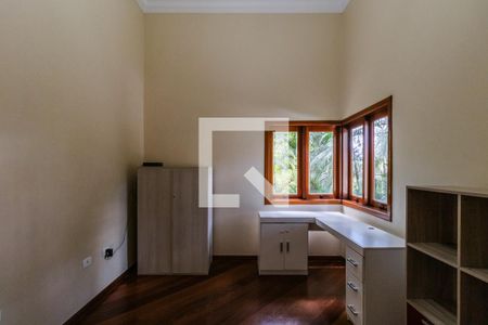 Casa de condomínio à venda com 437m², 4 quartos e 5 vagasEscritório