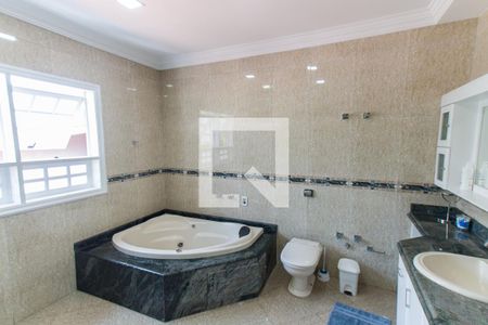 Casa de condomínio à venda com 550m², 5 quartos e 10 vagasBanheiro da Suíte 1