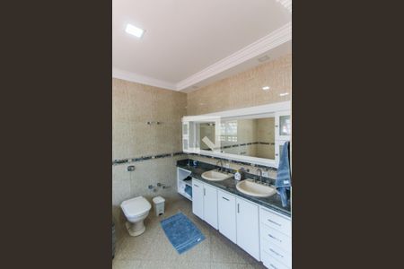 Casa de condomínio à venda com 550m², 5 quartos e 10 vagasBanheiro da Suíte 1