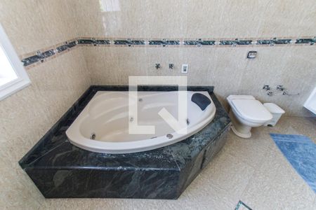 Casa de condomínio à venda com 550m², 5 quartos e 10 vagasBanheiro da Suíte 1