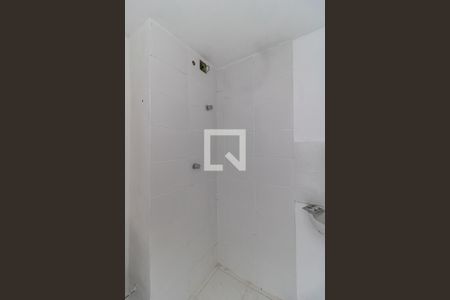 Banheiro de kitnet/studio para alugar com 1 quarto, 18m² em Vila Moraes, São Paulo