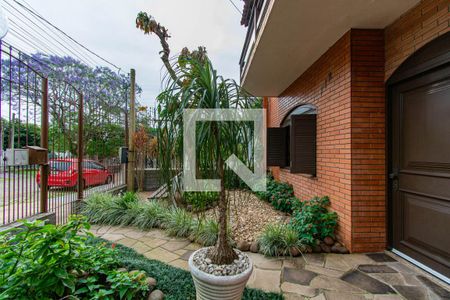 Casa para alugar com 378m², 3 quartos e 6 vagas Casa para alugar com 378m², 3 quartos e 6 vagasFachada