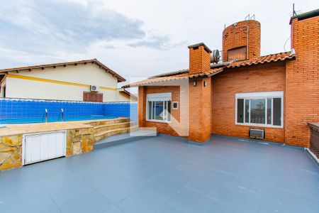 Casa para alugar com 378m², 3 quartos e 6 vagas Casa para alugar com 378m², 3 quartos e 6 vagasÁrea externa