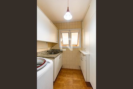 Casa para alugar com 378m², 3 quartos e 6 vagas Casa para alugar com 378m², 3 quartos e 6 vagasÁrea de Serviço