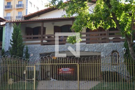 Casa à venda com 360m², 3 quartos e 4 vagasFachada