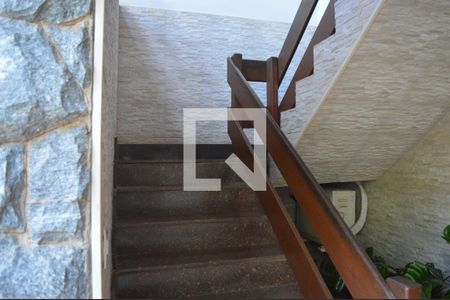 Casa à venda com 360m², 3 quartos e 4 vagasEscada