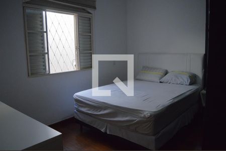 Quarto 2 de casa à venda com 3 quartos, 360m² em Álvaro Camargos, Belo Horizonte