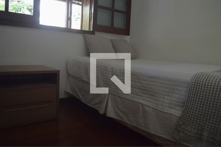 Quarto 1 de casa à venda com 3 quartos, 360m² em Álvaro Camargos, Belo Horizonte