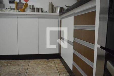 Casa à venda com 360m², 3 quartos e 4 vagasCozinha - Armários