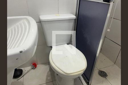 Kitnet banheiro de kitnet/studio para alugar com 0 quarto, 18m² em Vila Clementino, São Paulo