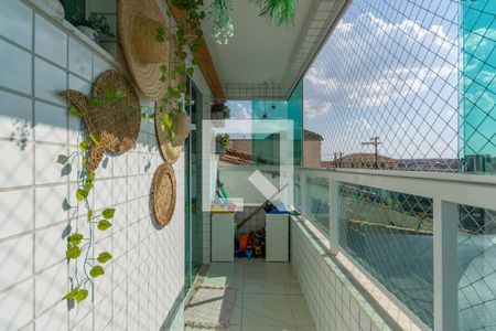 Apartamento à venda com 90m², 3 quartos e 1 vaga Apartamento à venda com 90m², 3 quartos e 1 vagaSuíte - Varanda