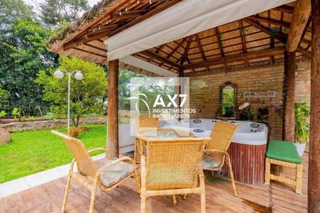 Casa de condomínio à venda com 463m², 3 quartos e 4 vagas