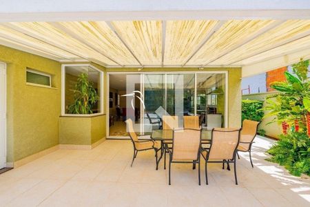 Casa de condomínio à venda com 463m², 3 quartos e 4 vagas