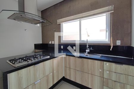 Casa de condomínio para alugar com 237m², 4 quartos e 4 vagasCozinha