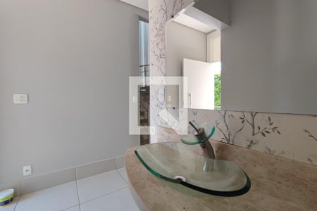 Casa de condomínio para alugar com 237m², 4 quartos e 4 vagasLavabo